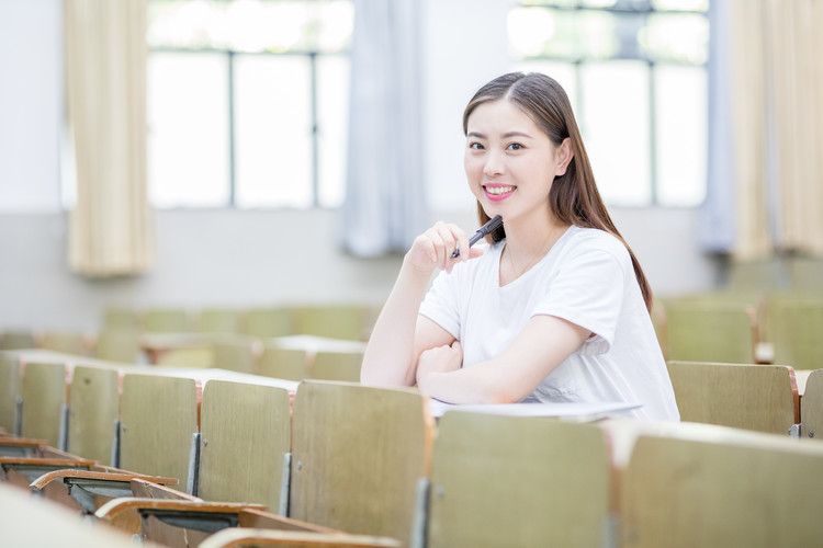 广东石油化工学院图书馆,广东石油化工学院图书馆采用的是哪一种图书分类法